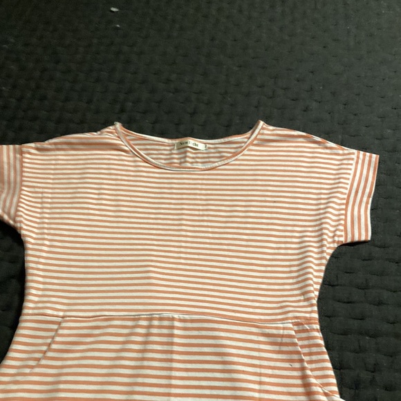 New Light peach and white striped t-shirt with front pockets in size miss M - Picture 4 of 5